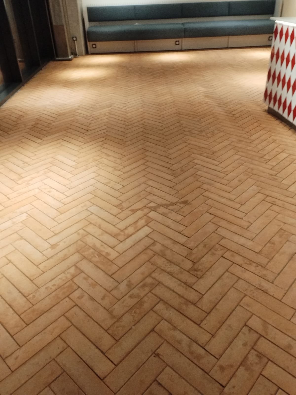 Milk & Coffee - Cafenea - 1